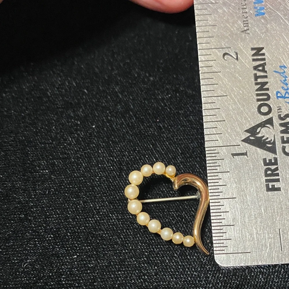Vintage Gold filled pearl Heart Brooch